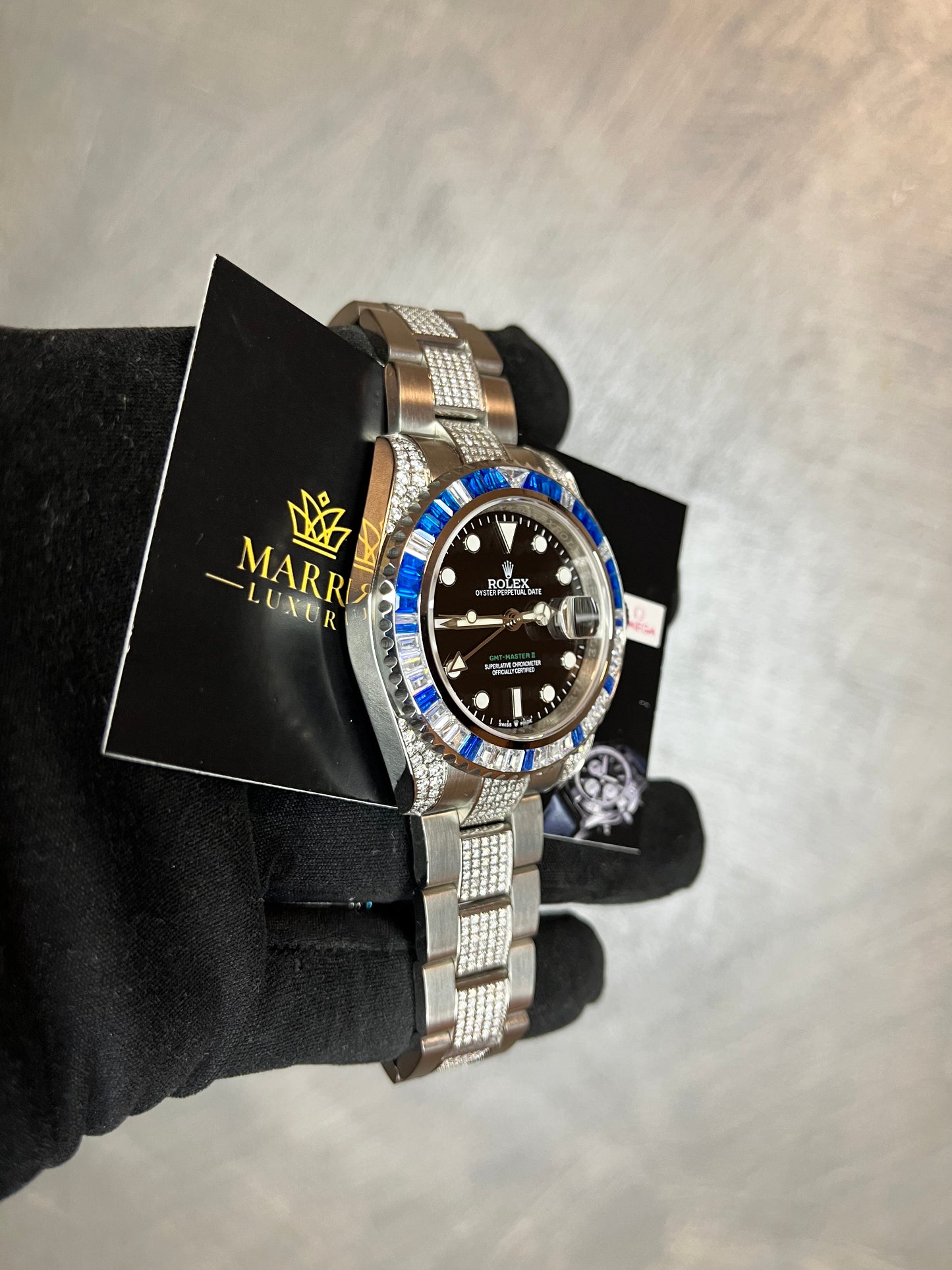 ROLEX GMT MASTER CINTURINO INTERAMENTE CON BRILLANTINI GHIERA CON BRILLANTINI BLU E BIANCHI