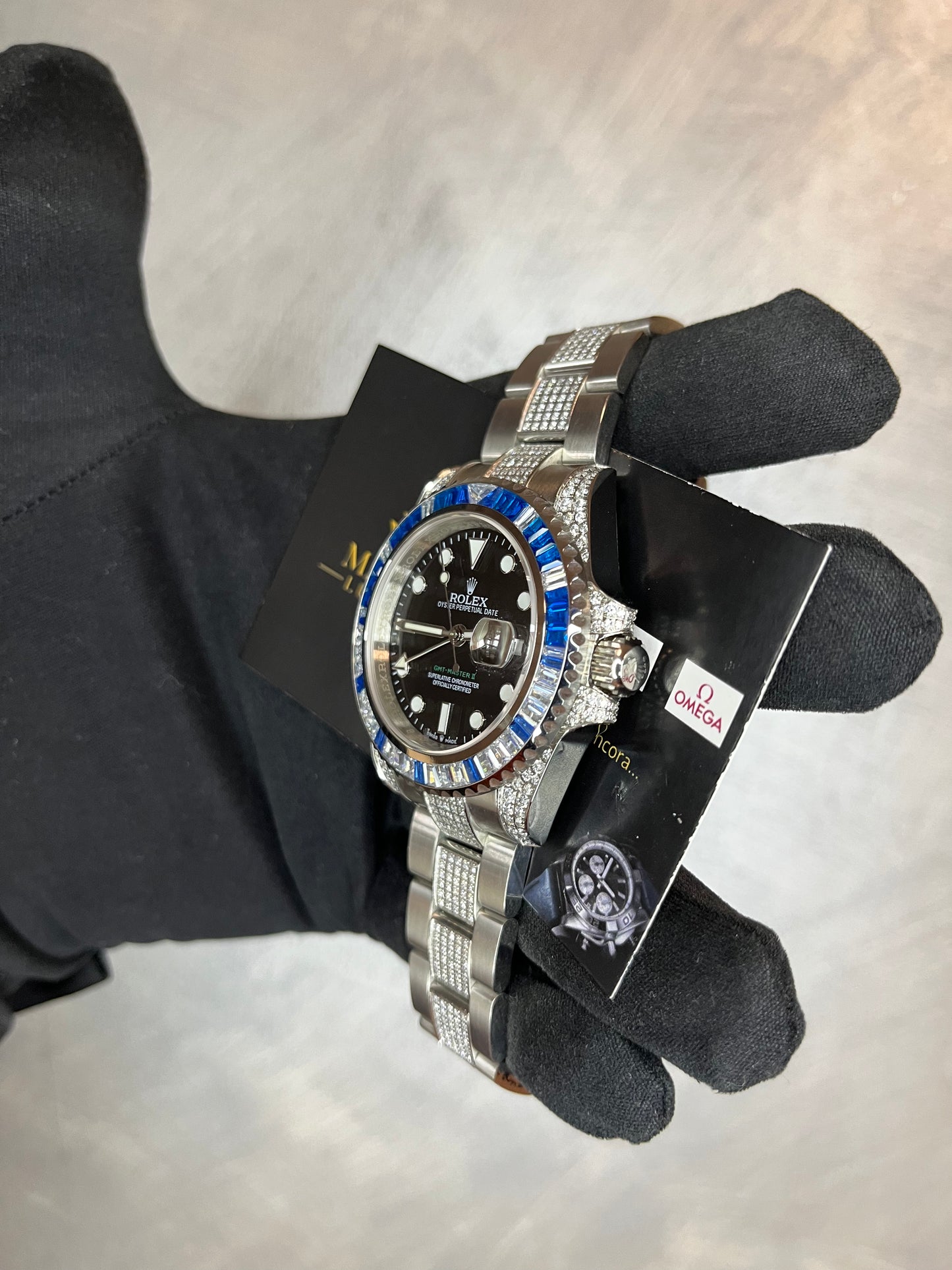 ROLEX GMT MASTER CINTURINO INTERAMENTE CON BRILLANTINI GHIERA CON BRILLANTINI BLU E BIANCHI