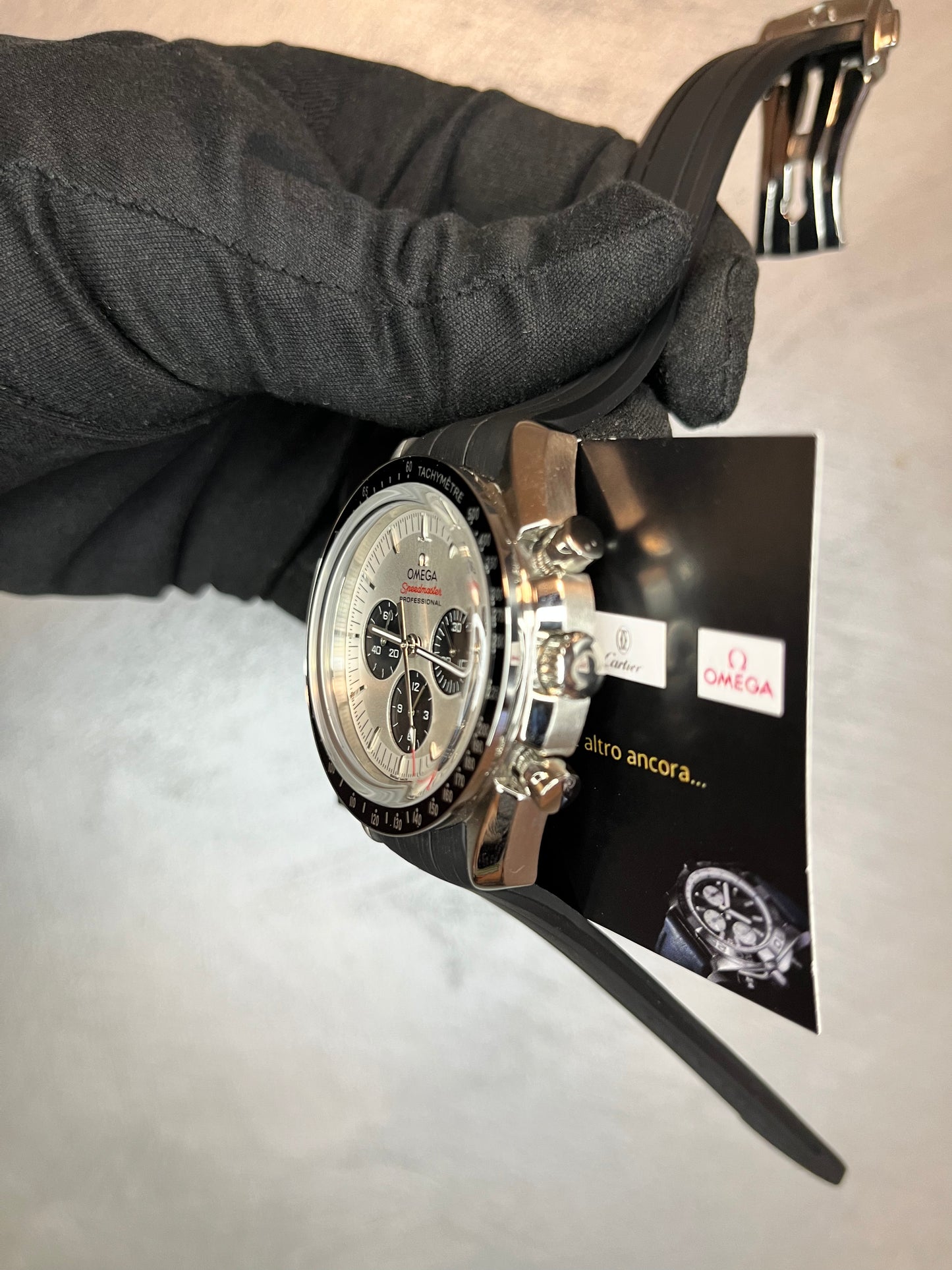 OMEGA SPEEDMASTER CAUCCIÙ QUADRANTE GRIGIO