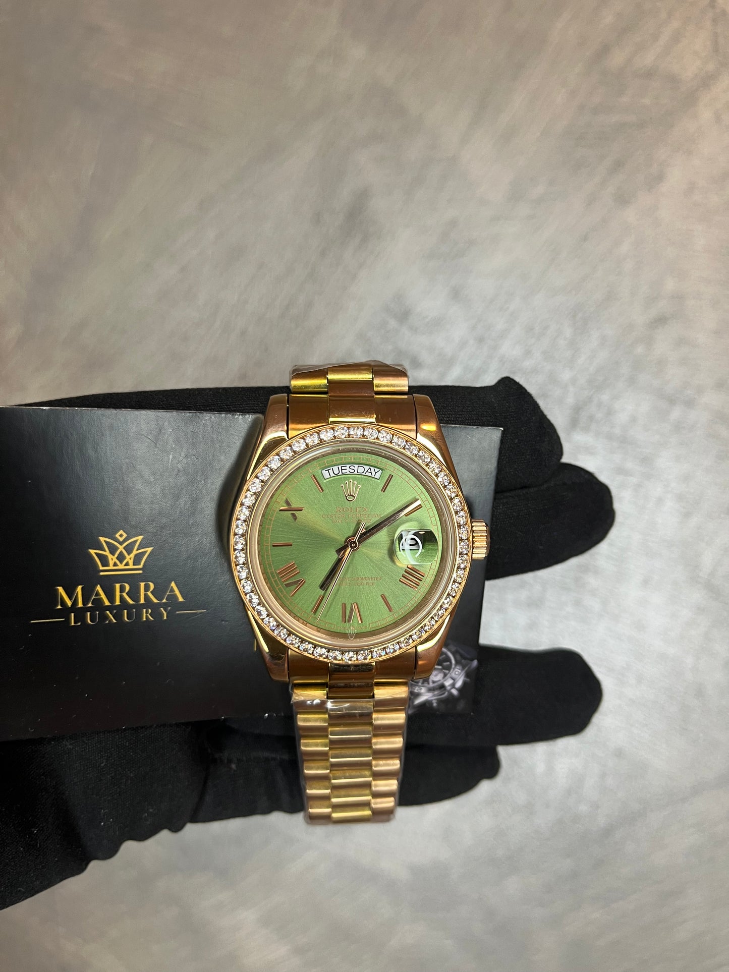 ROLEX DAYDATE PRESIDENT ORO ROSA QUADRANTE OLIVE ROMAN GHIERA CON BRILLANTINI