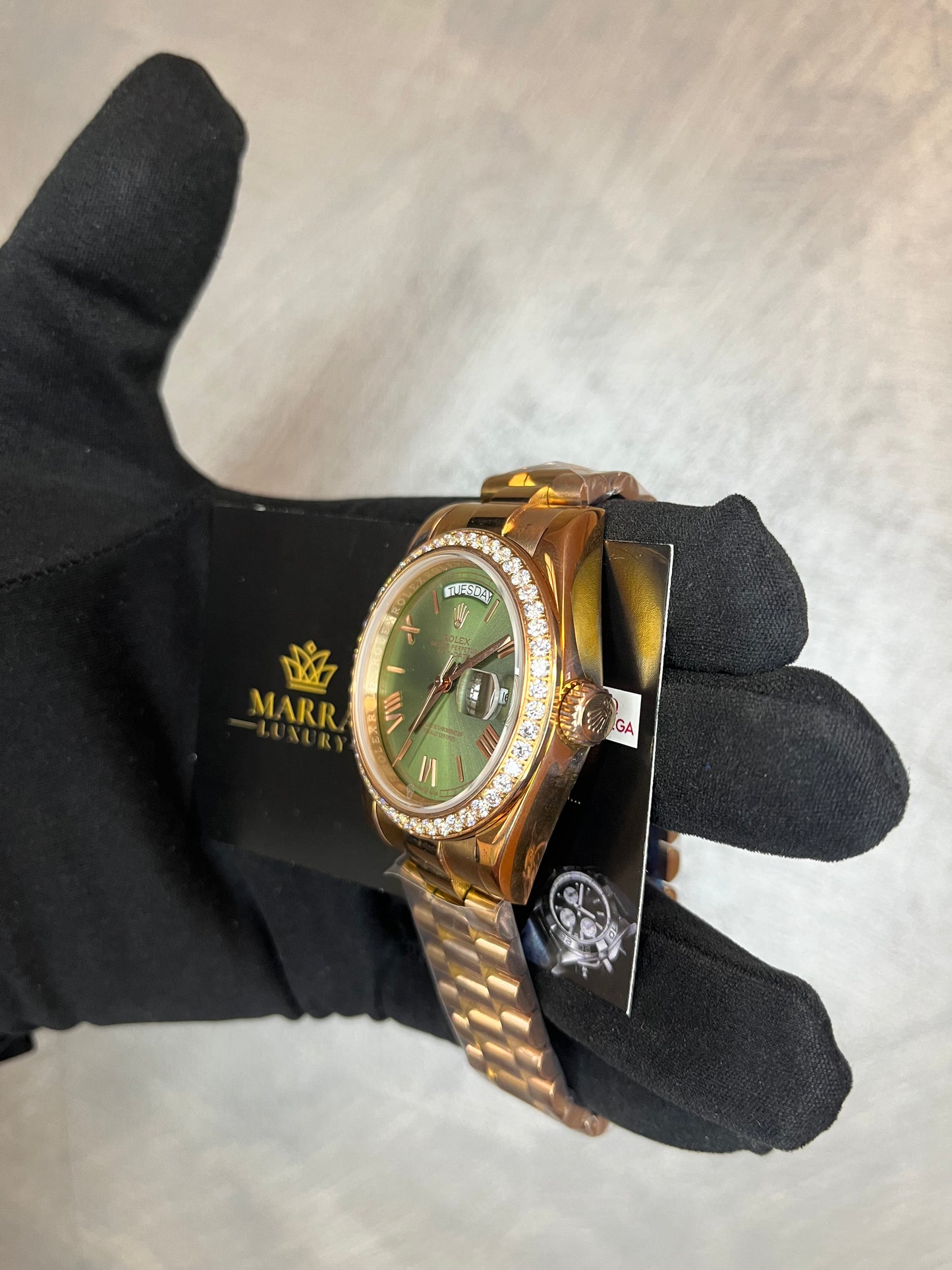 ROLEX DAYDATE PRESIDENT ORO ROSA QUADRANTE OLIVE ROMAN GHIERA CON BRILLANTINI