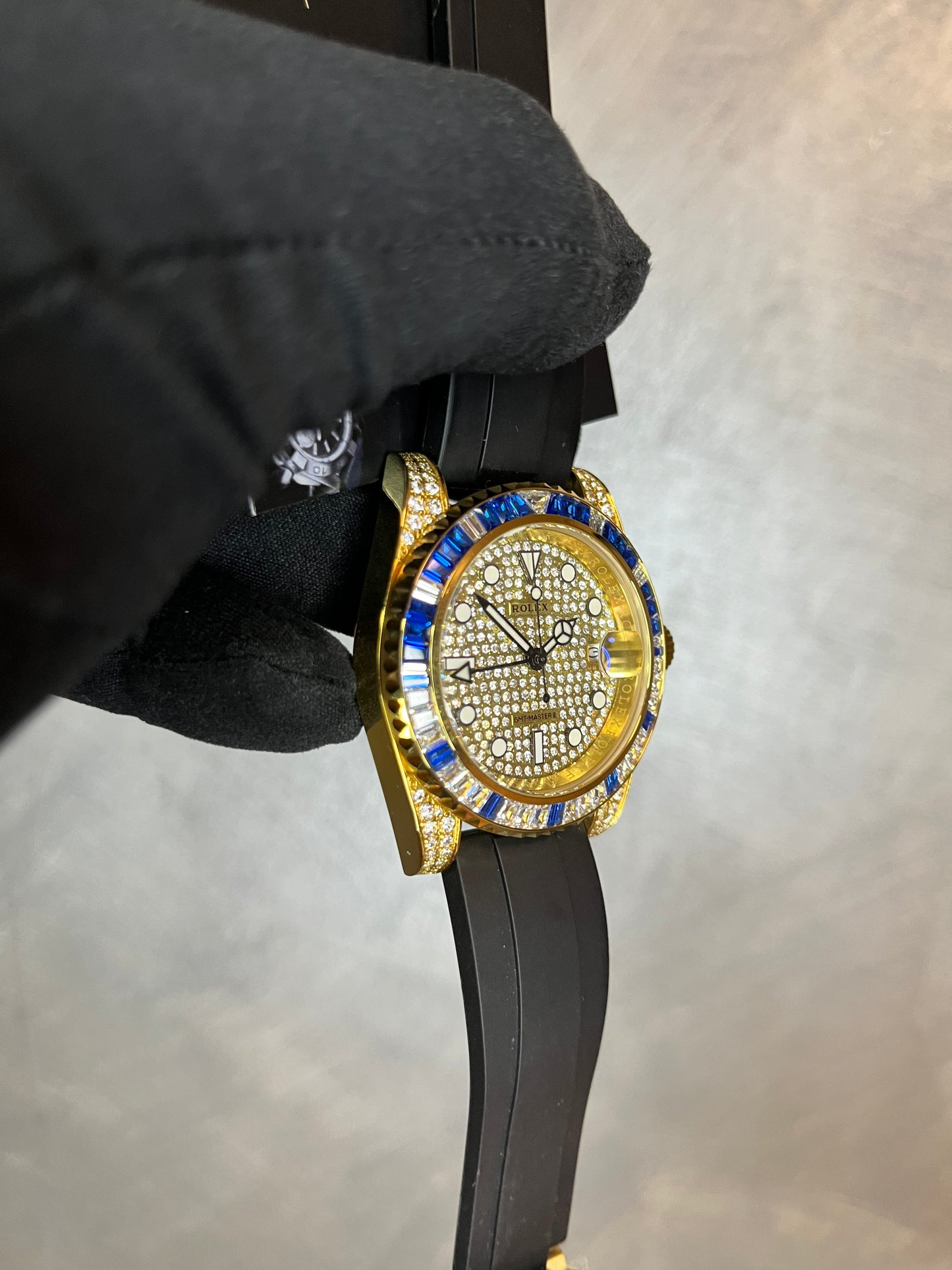 ROLEX GMT MASTER ORO GIALLO OYSTERFLEX QUADRANTE PAVÉ DI BRILLANTINI GHIERA CON BRILLANTINI BIANCHI E BLU