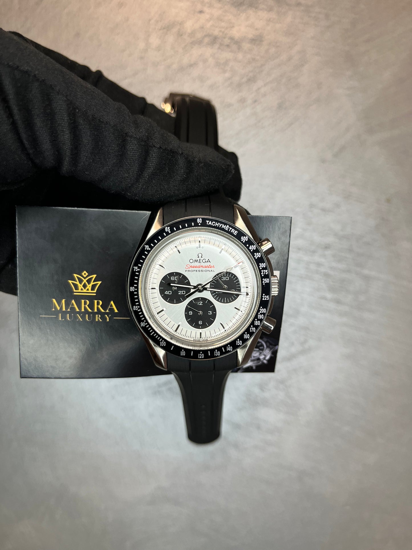 OMEGA SPEEDMASTER CAUCCIÙ QUADRANTE GRIGIO