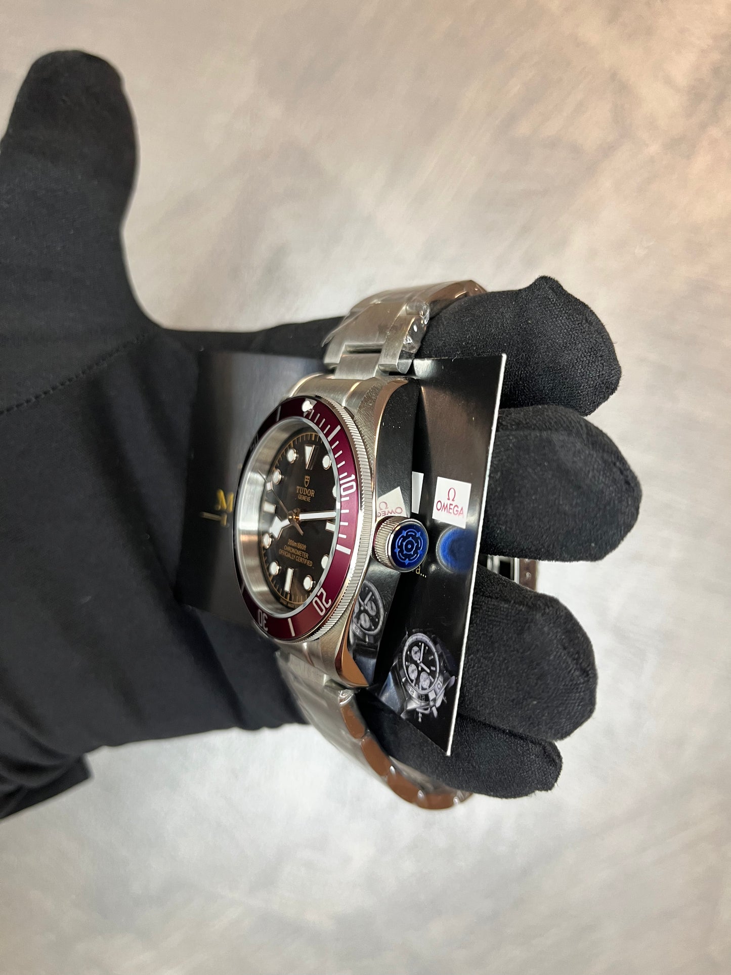 TUDOR BLACKBAY QUADRANTE NERO GHIERA ROSSA